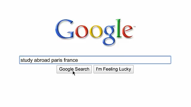 Google 검색창에 파리 유학을 알아보는 문장이 입력된 장면